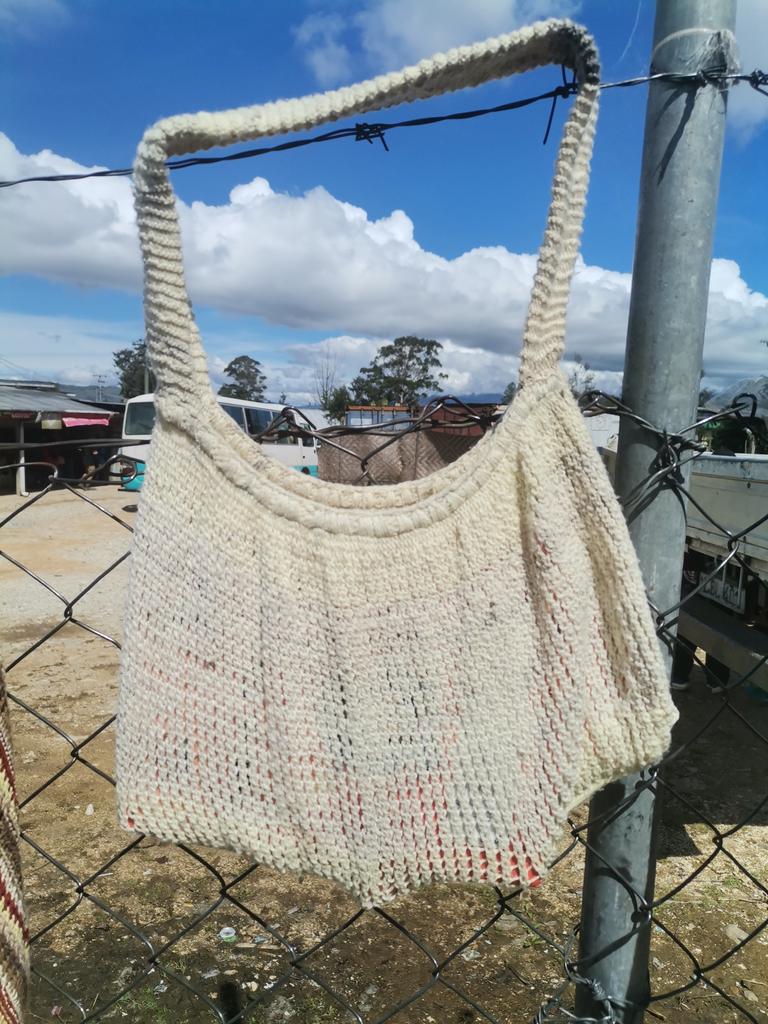 alexwapa's tweet photo. #png #bilums #bags #bagsofjoy https://t.co/NI6lBSK9Qx