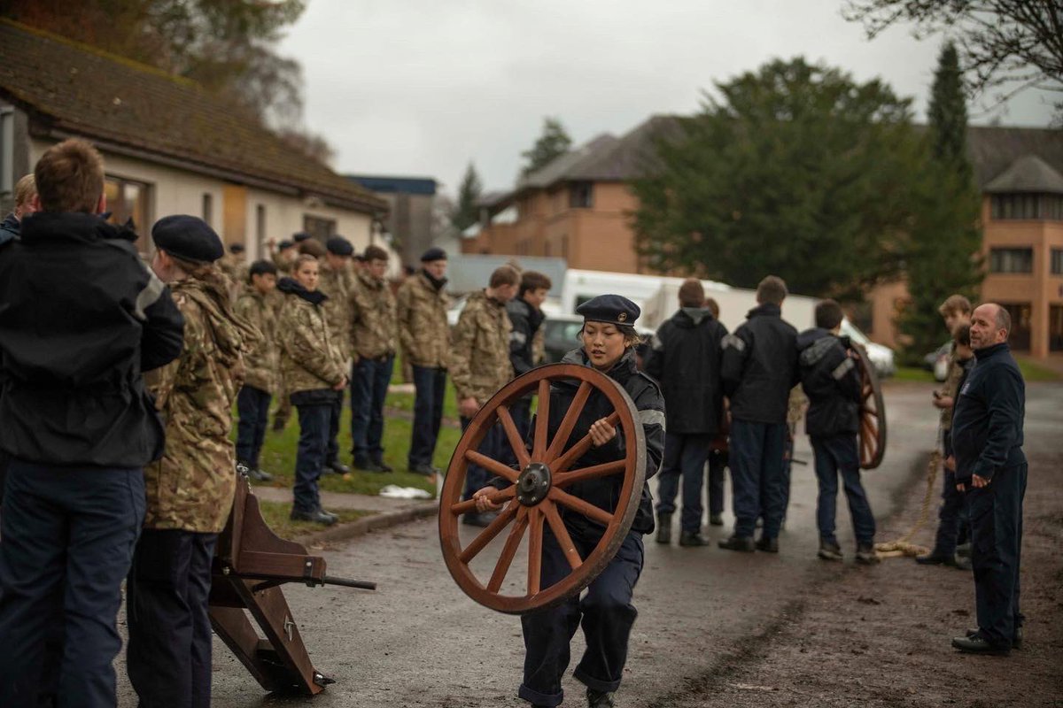 StrathallanSchl's tweet photo. Getting to grips with the @RoyalNavy Field Gun ๐ช
A huge thank you to Chief O'Neil who introduced our Navy Cadets to the Field Gun. The cadets really got stuck in and canโt wait for more ๐๐
#CCF #Cadets #fieldgun #fieldguncrew https://t.co/3HJ9HfkOHR