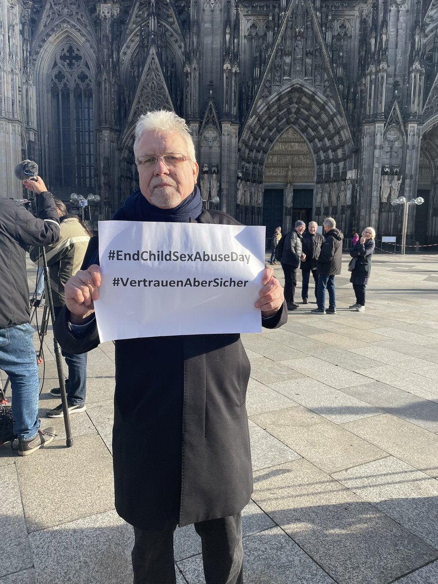 maria2_punkt0's tweet photo. #endchildsexabuseDay #vertrauenabersicher #ubskm #maria2.0 https://t.co/dalimYHSC7