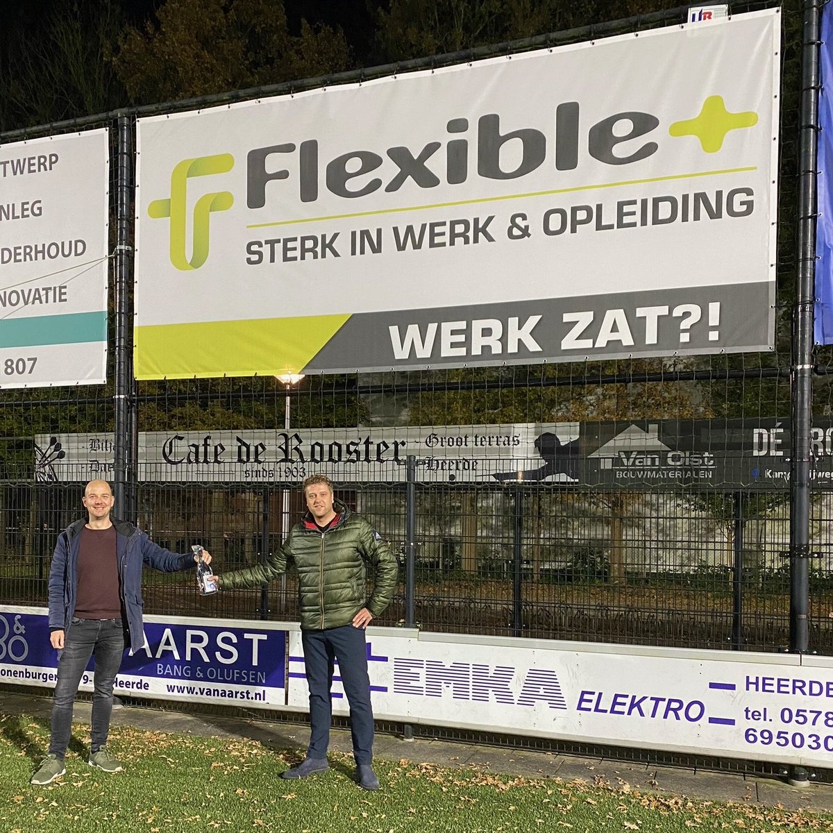 vvSEH's tweet photo. Nieuw sponsordoek bij SEH van Flexible+! Lees meer @ https://t.co/rqiNCRrOH1 @Flexible_plus #sponsoring #pr #trots #sponsordoek #flexibleplus #uitzendbureau #heerde #raalte #wijzijnseh https://t.co/XlUY4y62d6