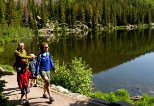 FitnessUtmost's tweet photo. Going on a nice hiking adventure with family can relieve a lot stress. Hiking in nature give you and your family time together in a peaceful environment.

#happinesscomesfromwithin #peacefulmind #peacefulplace  #peacefulmoments #stressfreezone #stressfreelife #stressfreeliving https://t.co/fCUARLbMop