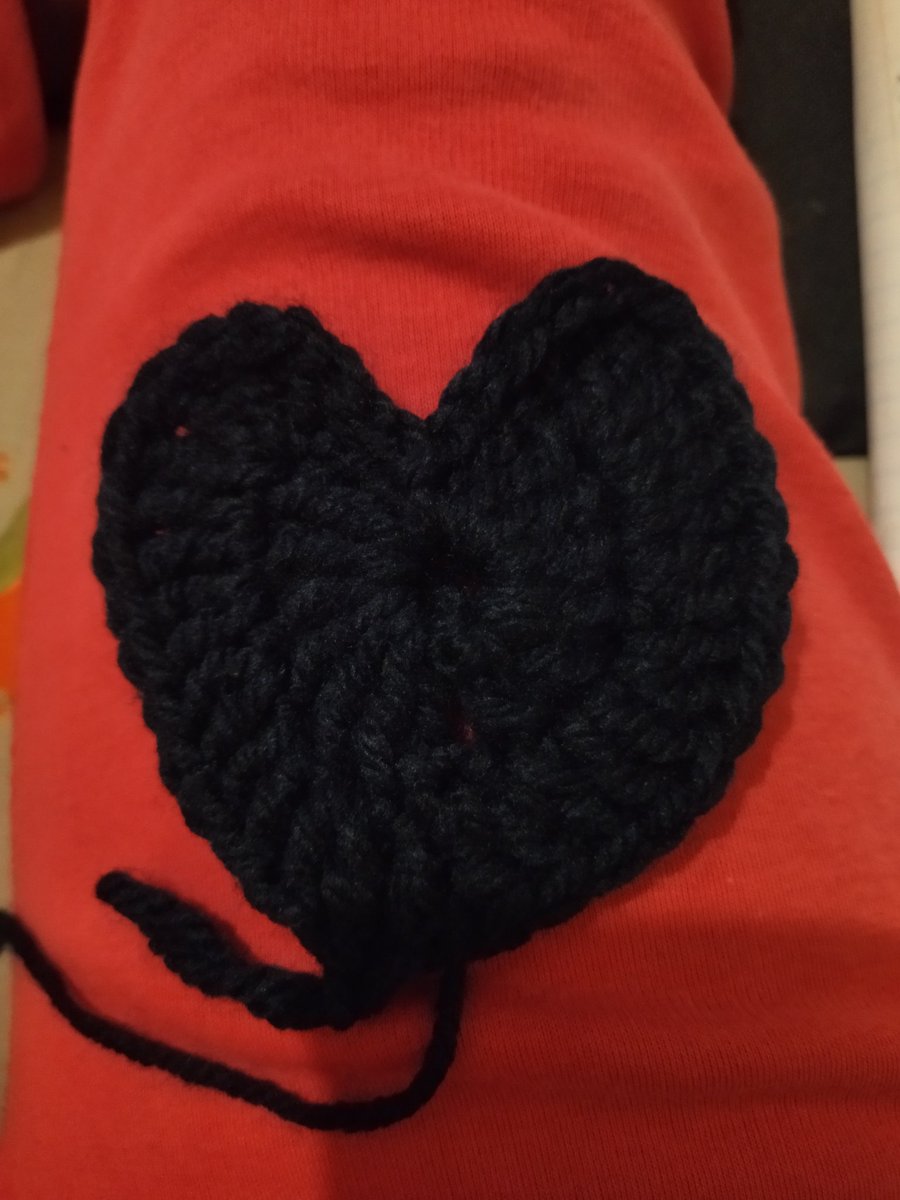naitwangina's tweet photo. This week two of my students are learning how to crochet a 💖💓😊. #crotchetclasses #lessonpreparation #signupforclasses #worthlearning #hustleyangu #ikokaziKE https://t.co/8KSw6xNn2W
