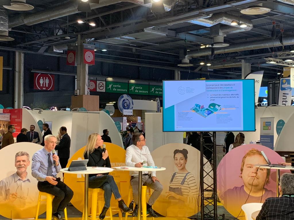 Le #Cerema présente le label 2EC visant à développer l'#économiecirculaire dans le #btp #TransitionEcologique 
✅Prévention et gestion des déchets
✅Acceptabilité environnementales et sanitaires 
✅ Valorisation des matériaux alternatifs
Plus d'infos 👉label-2ec.fr