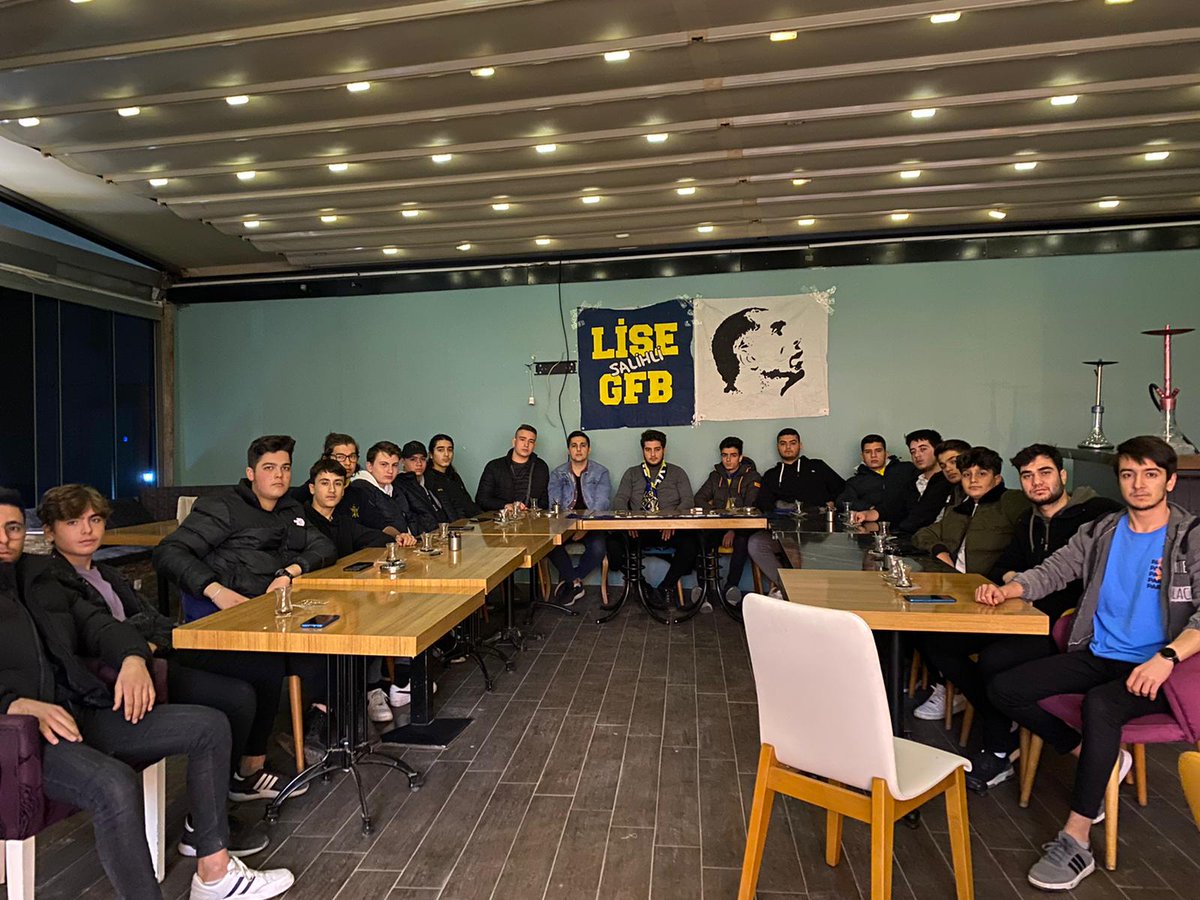 Temsilciliklerimizden Salihli Lise GFB Derbi öncesi bir araya geldi.