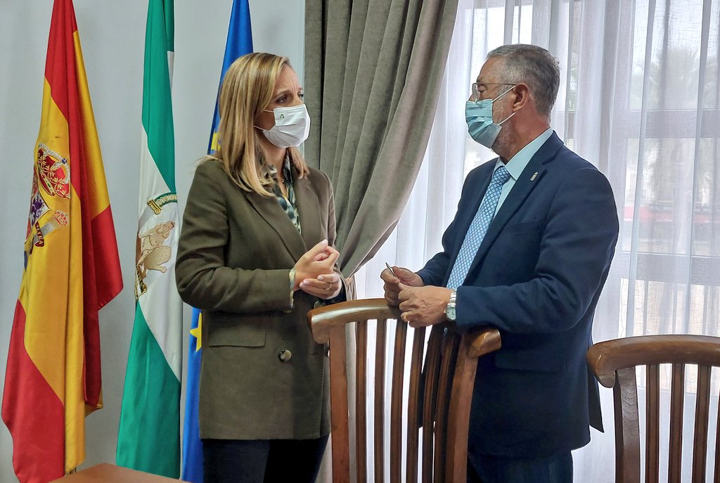 ✍Firma en <a href="/Ayto_de_Albox/">Ayuntamiento Albox</a> del convenio de cesión de nuevos espacios para oficinas del <a href="/SAEmpleo/">Serv. Andaluz Empleo</a> y la cesión del solar del IES <a href="/CardenalCisnero/">IESCardenalCisneros</a> tras pasar por pleno hace 39 años

➡️<a href="/MaribelHOvera/">Maribel S. Torregrosa</a> destaca la apuesta del Gobierno andaluz por la simplificación administrativa