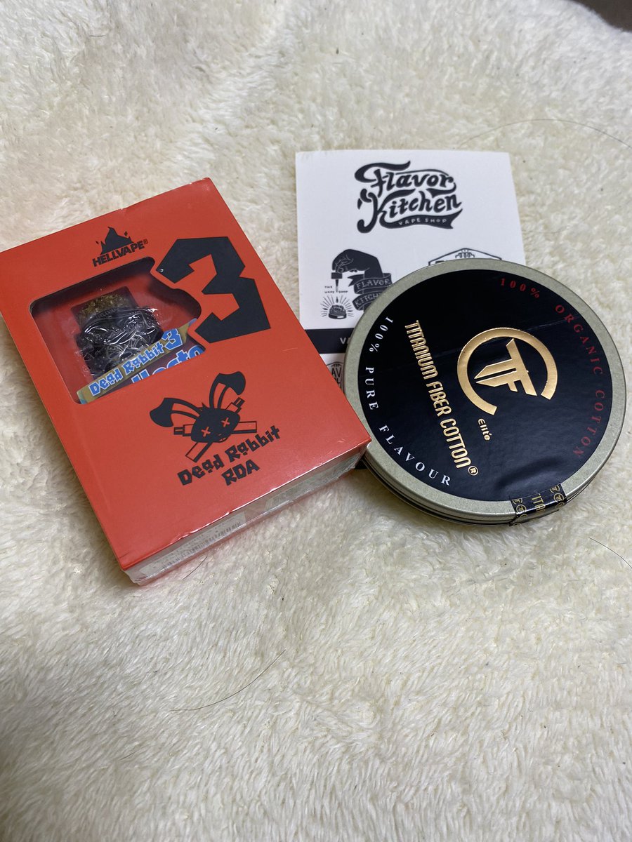 NDS74884138's tweet image. こんばんはー。

夜のフレキチェ♪

実はワタシ、ウサギコレクターなんです。

あと初めてのタンチーコットン。

#vape好きな人と繋がりたい
 #deadrabbit3