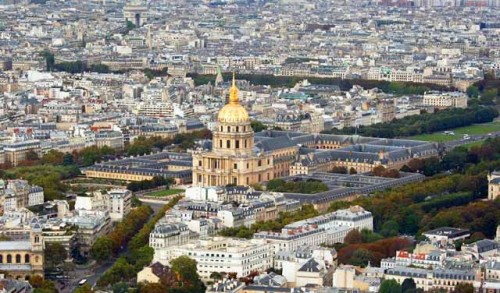 FamilySpace1's tweet photo. #DidYouKnow that the magnificent dome of Les Invalides is decorated with a whopping  12.65 kg of gold leaf? We don't envy the person who has to polish that for a living! https://t.co/UJ3Fi3WA2o