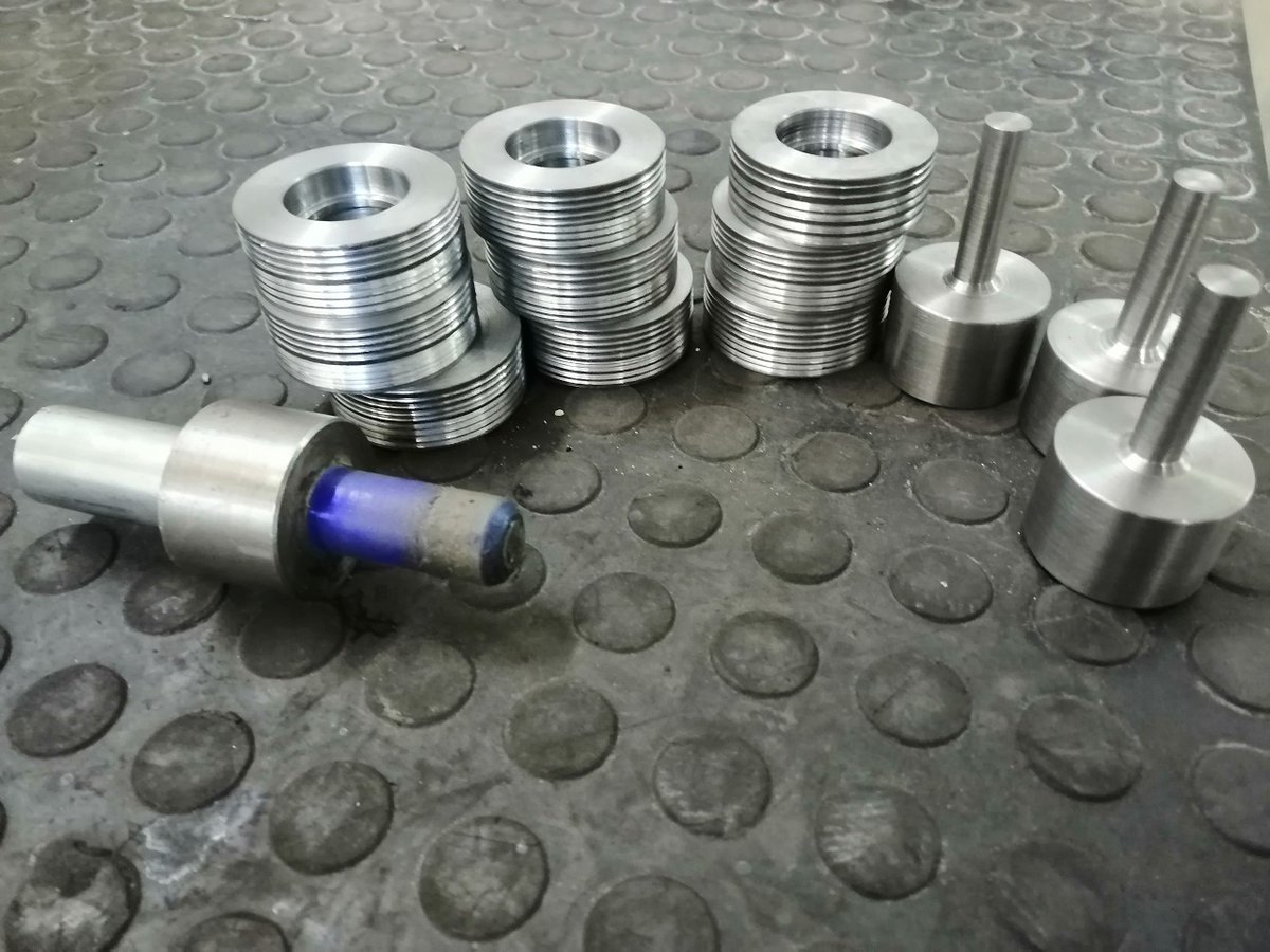 jmrubber1's tweet photo. Fabricacion de mantos metalicos, para recubrimeinto con silicona #ruedas #manto #torno #cnc #industria #minerals #solucionesmeniras #solucionesindustriales #extruido #prensados #caucho #pymes #pymeschile #chile #fabrica #mineriaresponsable #industriaalimentos 
  #mineria https://t.co/wWVg5t2ln3