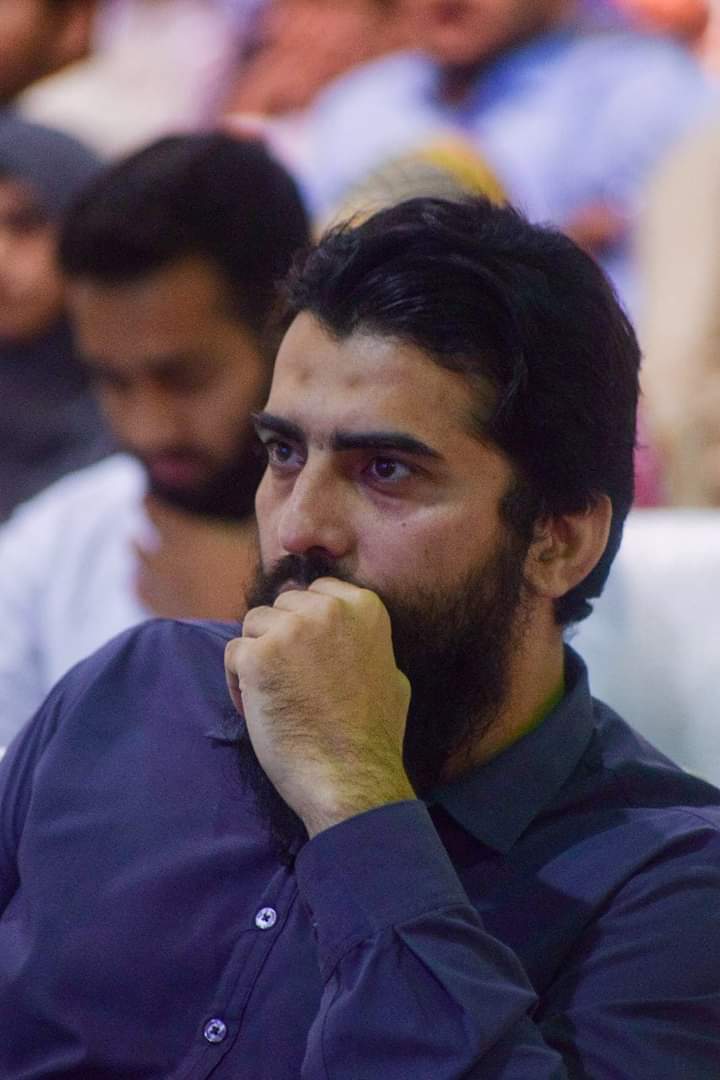 Al_Midrar's tweet photo. ہارنا کچھ نہیں ہوتا بیٹا ، تجھے ایک چیز آتی نہیں ہے اس لیے تجھے وہاں سے اگر گزار دیا تو آگے بڑی بلا مار دے گی تجھے.
Failure Is Nothing.
𝐒𝐡𝐚𝐲𝐤𝐡 𝐀𝐭𝐢𝐟 𝐀𝐡𝐦𝐞𝐝.
#sheikhatif #sheikhatifahmed #failure #failureisnotanoption #failureisnothing #shaykhatif https://t.co/SGYxUTsRDk