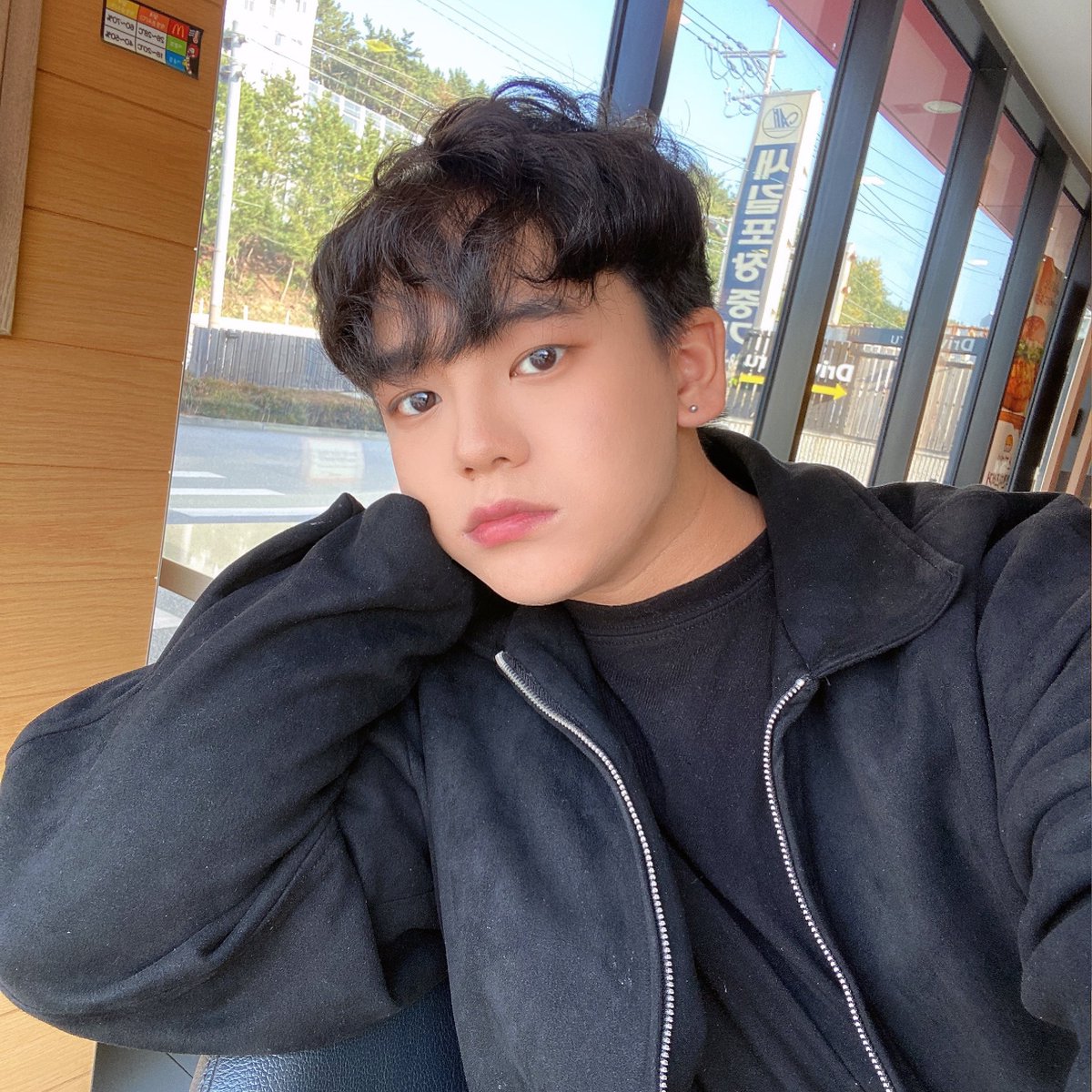 jy_8100's tweet photo. 애인을 왜 못만드는가 https://t.co/ySbIpt2ahV