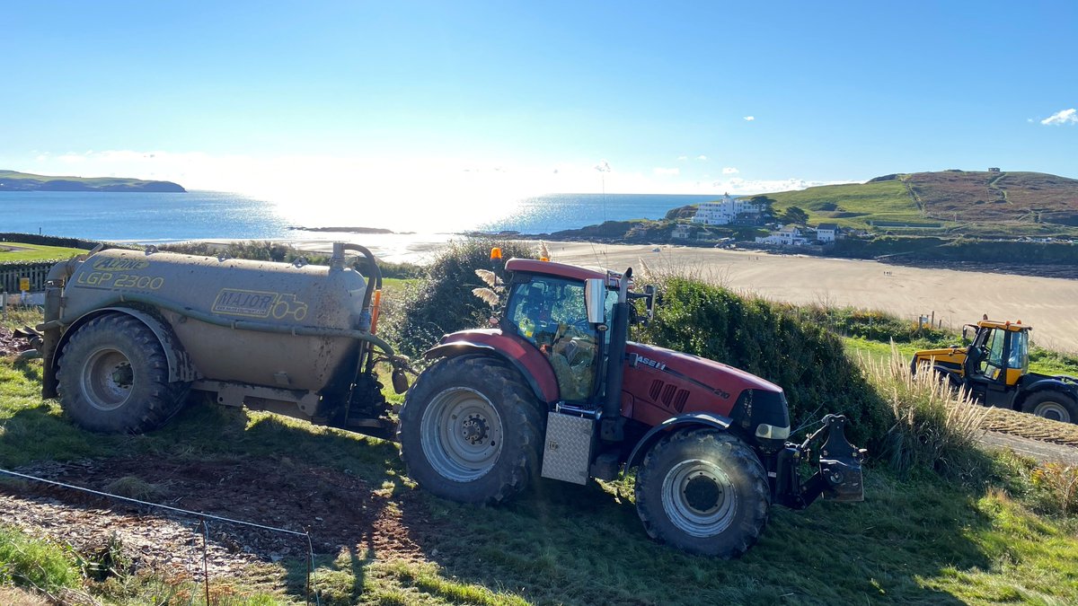MajorEquipment's tweet photo. Sun, sea, sand and #slurry!🌤🌊⛱💩
Amazing shots of the 2300ALP #MajorTanker working around South #Devon. The #galvanised finish will withstand the salty seas for a long time 🦾
📸Thanks to PJ Pengelly Agricultural Contracting for these photos.👍👍 https://t.co/6ZI5JMABDO