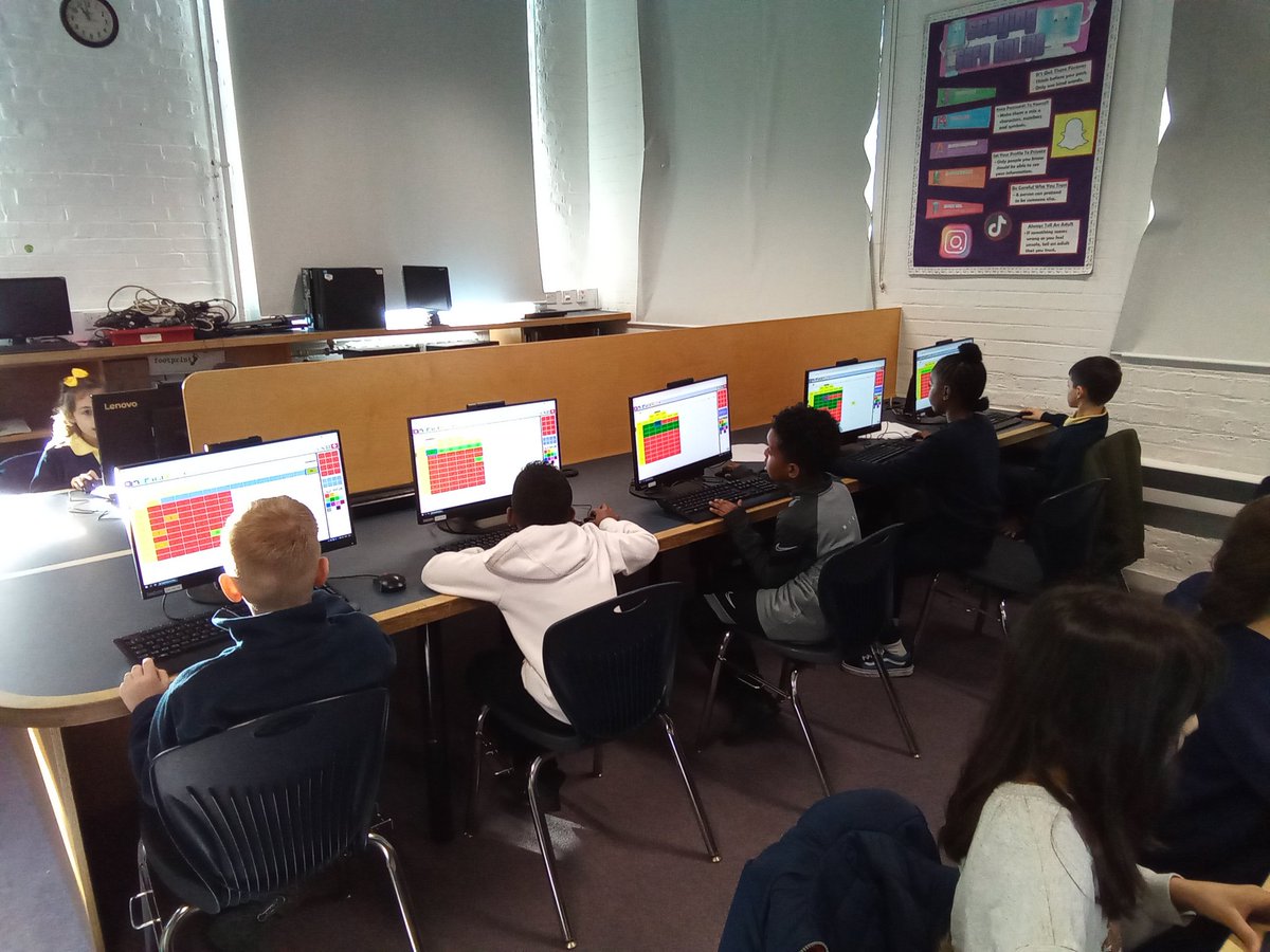 LaycockPrimary's tweet photo. #LaycockYearFour are learning how to make a spreadsheet in their #LaycockComputing @purpleMash lesson. https://t.co/HUqwn3n1K9