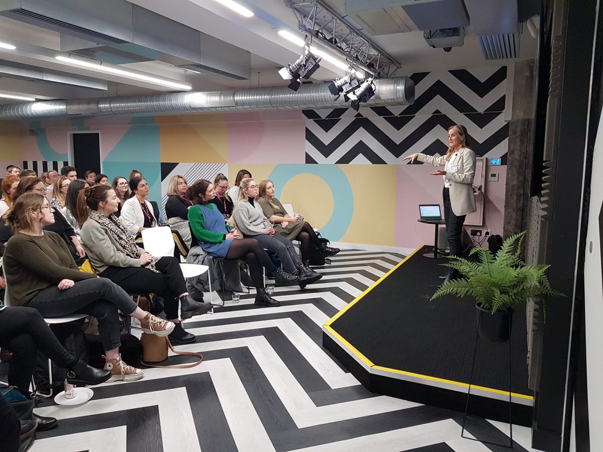 Cr8tiveResource's tweet photo. Last night saw the return of #HandleThis, our event for Account Handlers.
We had a really insightful and interesting guest speaker in the form of @jennyplant, talking about the future of agency #AccountManagement. https://t.co/QRqv6bxPXv