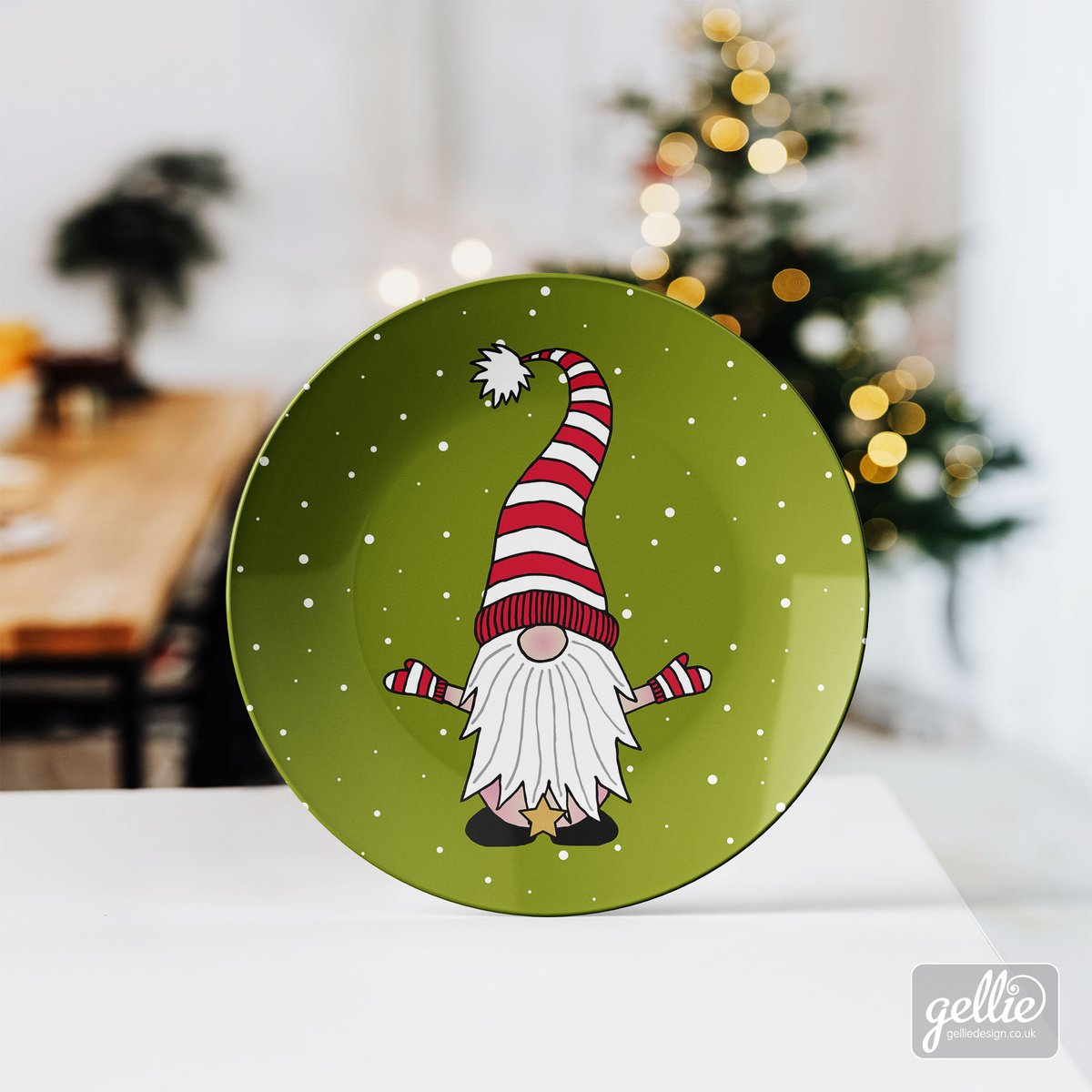 GellieDesign's tweet photo. Look at these amazing plates featuring my naked gnomes design😁❤️Available from @Art_Wow_ 
They have a variety of homeware, gifts &amp; art featuring my designs😊 Link in bio.

#artwow #christmasplates #christmasgnomes #christmasgonk #Christmas #festive #funplates #plates #ceramics https://t.co/6Av9rHHQdV