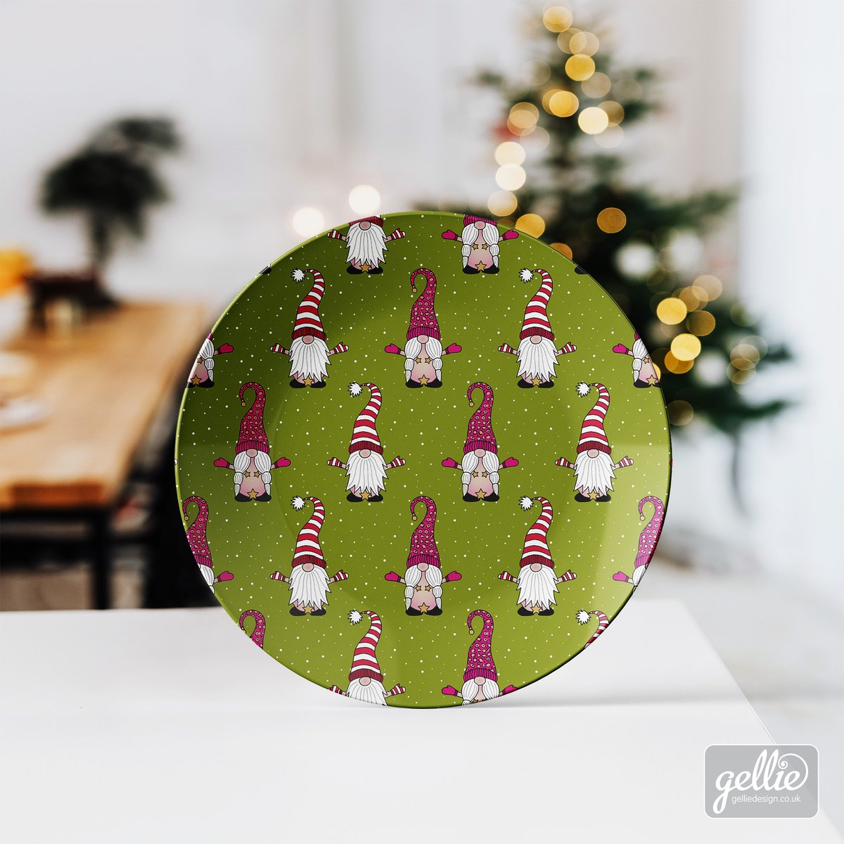 GellieDesign's tweet photo. Look at these amazing plates featuring my naked gnomes design😁❤️Available from @Art_Wow_ 
They have a variety of homeware, gifts &amp; art featuring my designs😊 Link in bio.

#artwow #christmasplates #christmasgnomes #christmasgonk #Christmas #festive #funplates #plates #ceramics https://t.co/6Av9rHHQdV