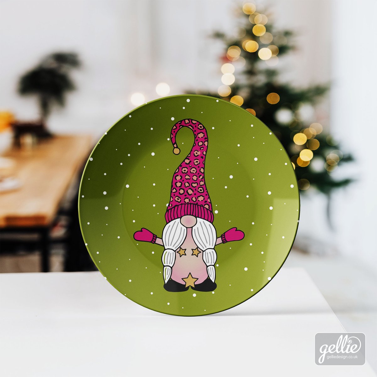 GellieDesign's tweet photo. Look at these amazing plates featuring my naked gnomes design😁❤️Available from @Art_Wow_ 
They have a variety of homeware, gifts &amp; art featuring my designs😊 Link in bio.

#artwow #christmasplates #christmasgnomes #christmasgonk #Christmas #festive #funplates #plates #ceramics https://t.co/6Av9rHHQdV