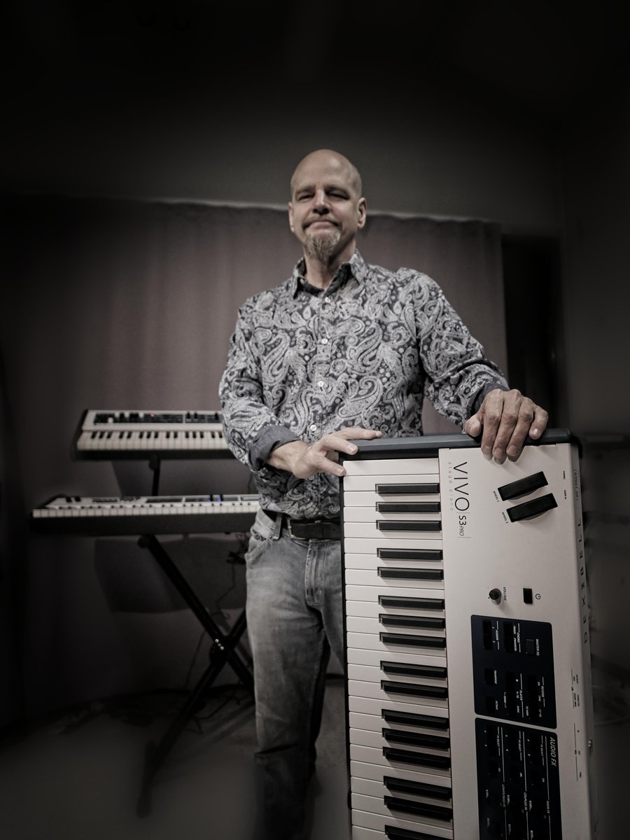 dexibellMI's tweet photo. #RobDominis is the main #keyboard teacher at Pop & Jazz conservatory in #Helsinki and he performs with several major artists in #Finland besides of his own projects
#Dexibell #Stage #Piano #VIVOS3pro https://t.co/SgByOrWhgr
