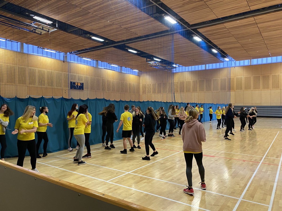 YANorthAyrshire's tweet photo. #NAYoungAmbassadors 💛🖤 

We are off 🚀 

Great warm up by @ActiveSchoolsNM 

Over 40 YA’s taking part in @StuartForsyth Social Media workshop &amp; @ActiveSchoolsAM @activeschoolLMC Competition Organiser training 

#NAActive 

@NAActiveSchools https://t.co/QYuIPbO4un