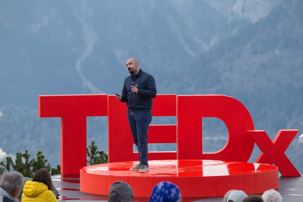 ❌| TEDx Trento
📌| 22 agosto 2021
#talk 

Facciamo, tutti assieme, un primo passo verso la manutenzione predittiva della nostra salute. 
La parola a Luca Pappalardo!

#respira #emozione #passione #energia #salute #manutenzionepredittiva #informatica 
 youtu.be/ZrTSLCB7ZLg