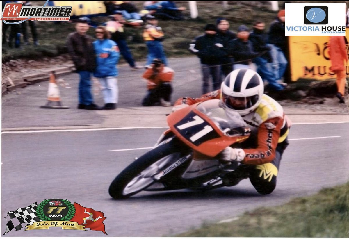 🏁 THROW BACK THURSDAY 🏁

📌 Our Team Owner Richard Mortimer 1996 📌 

✊ Getting his knee down to the tarmac at the Bungalow on the TT mountain ✊