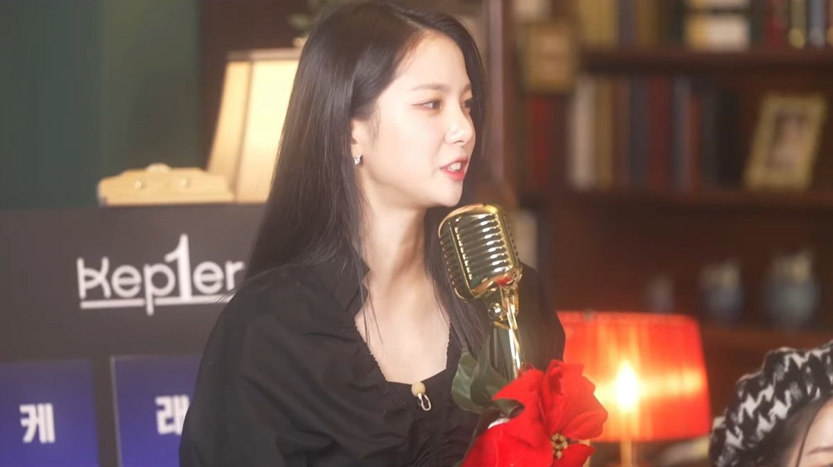 KEP1ERPeru's tweet photo. 『INFO』Se ha anunciado que Yujin es la líder y Mashiro la co-líder de Kep1er. 🎉

KEP1ER FIRST YT LIVE
#Kep1erOnYouTube
#Kep1er #케플러
@official_kep1er https://t.co/jhs0YlCo52