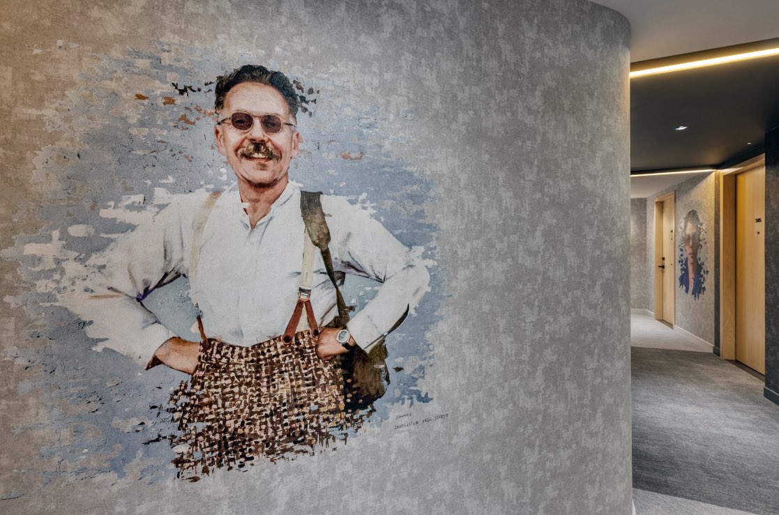 canopyldncity's tweet photo. Here at Canopy, we like to bring a local touch to our hotels, that’s why on each corridor you’ll find artwork of London residents. We want our guests to #StayLikeaLocal.
#LondonHotels #Lifestyle #PositiveStay #NewOpening https://t.co/T764tu4MFa