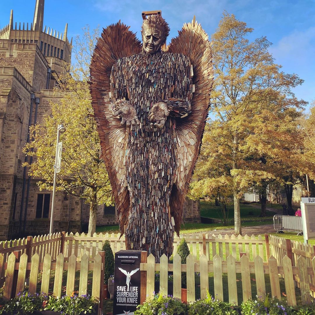 BritishIronwork's tweet photo. Lancashire are also hosting a Knife Bank, so that weapons can be surrendered, no questions asked.
Carrying a knife increases your risk of being injured and it also increases the risk of people around you being injured too.
#savealife #surrenderyourknife
📸sam_balm_89 https://t.co/clK5sTakcg