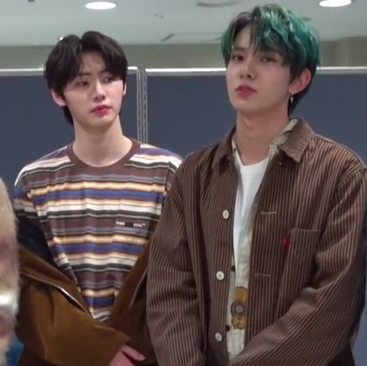 KENAPA KOK— kok kecil bangetttt kenapaaaa T^T