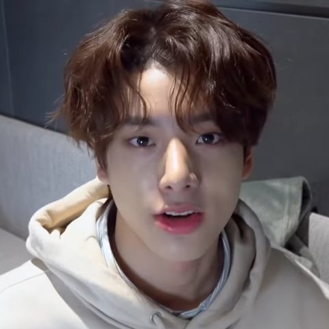 jakesfeeds's tweet photo. he's so dreamy #JAKE #ENHYPEN https://t.co/ymRK2niHIc