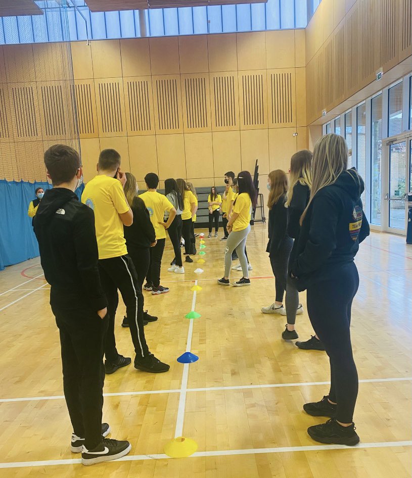 NAActiveSchools's tweet photo. #NAYoungAmbassadors 💛🖤 

It’s cohort 2 training day @KALeisure Portal thank you to these dedicated YA’s for giving up their day off to do some training in 

💛 Social Media with @StuartForsyth 
🖤 Competition &amp; Events 
💛 Role Model Sessions 

#NAActive 
@audreynolan @RhonaEA https://t.co/3Qyc1fEByB