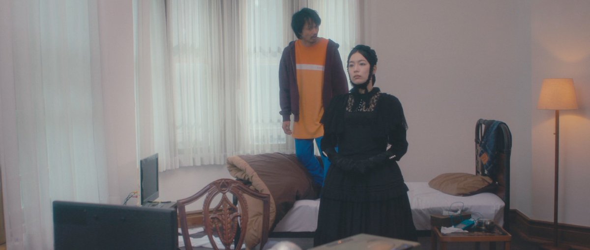 jitaku_movie's tweet photo. #自宅警備員と家事妖精
画像は #木竜麻生 演じる麗しき家事妖精🧚“絹”
その凛とした佇まいには秘められた過去が、、、
11/20 公開まであと2日❗
#藤本匠
#大沢真一郎
#中島トニー
#田之下雅徳
#林家たこ蔵
#本城祐哉
#巻島みのり
#流山児祥
#小澤ちひろ
#Soulcolor https://t.co/hU4amd0Ww4