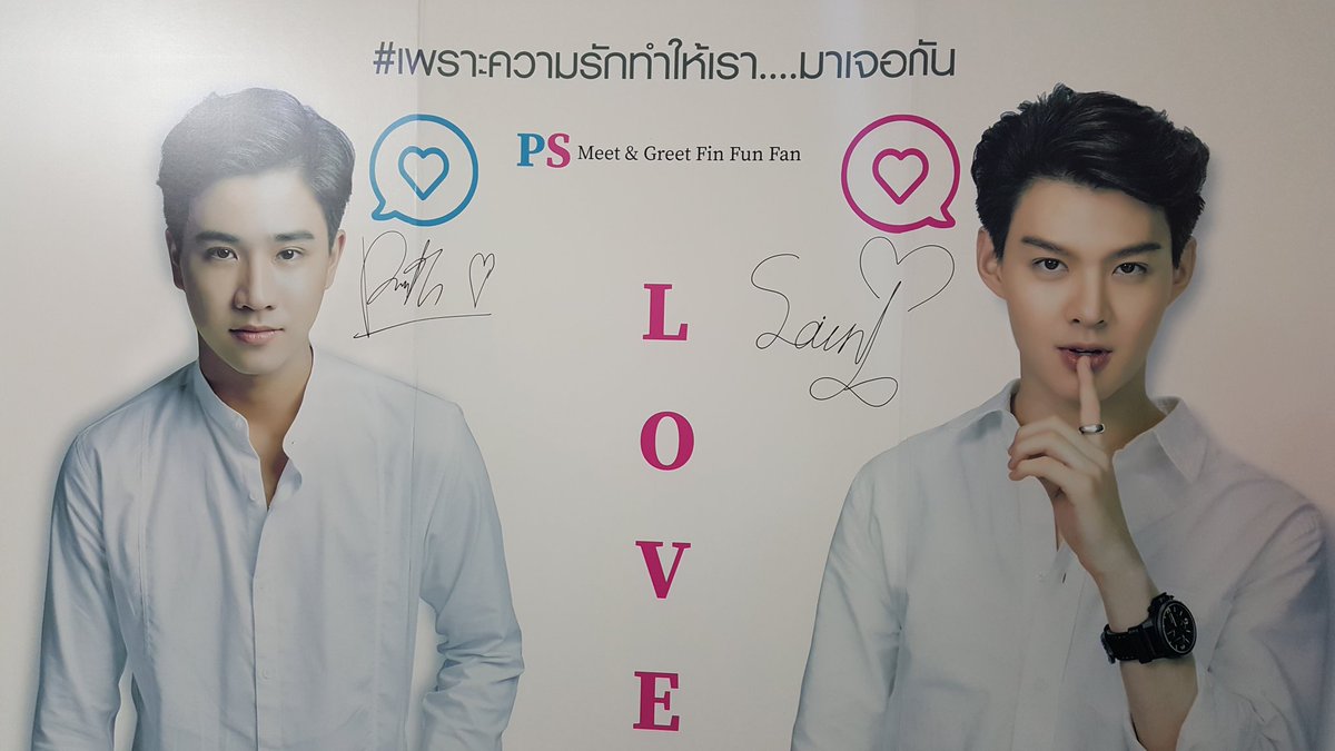 boonzoonlee's tweet photo. 18.11.18 - 18.11.21 ครบรอบ 3 ปี แล้ว งาน Fan Meeting Fin Fun Fan งานแฟนมิ้ตติ้งครั้งแรกของเพิร์ธเซ้นต์  (เพราะความรักทำให้เรา...มาเจอกัน) บรรยากาศในงานเป็นแต่งงานของทั้งคู่ หวานมาก มองตา กอดกัน ดูแลกันตลอด คิดถึงมากๆ🥺🖤❤️🌻
#PerthSaintMeetGreetFinFunFan
#PerthSaintSation #TRIGON https://t.co/4K2VCLzHHh