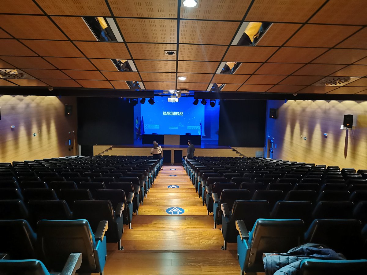 3,2,1 y acción! Por fin llegó el día, preestreno en #cineacademico de #ciberseguridad, neddux y UFV juntos para volar alto. <a href="/neddux/">neddux Business eSchool</a> <a href="/ufvmadrid/">Universidad Francisco de Vitoria</a>