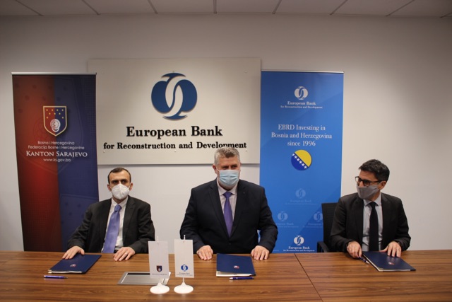 Naessl's tweet photo. Keeping up the good work💪. We will start developing 3️⃣ milestone pilot projects in renewable district heating with @vladaks_ . Thanks for your vision Minister Hadziahmetovic. Better air quality 😷, 🌿 heat and 💰savings. 🙏 also to @MFA_Austria for their support. https://t.co/aV8eOIoGwV