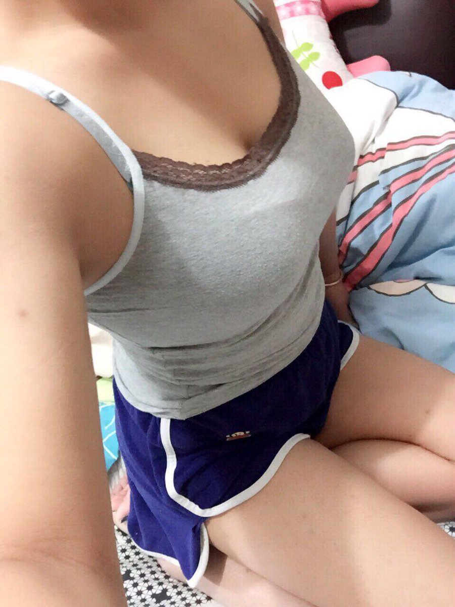 jess02gf's tweet photo. 睇下會唔會再300like就除咗佢😝💗 https://t.co/qrlCfLlZKO