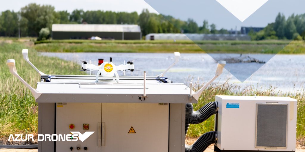 Winter is coming… But this is not a problem for Skeyetech! 
Skeyetech system is field-proven in Northern Europe. It remains functional in fog and rain, and down to -10°C thanks to a reversible air conditioning system.
