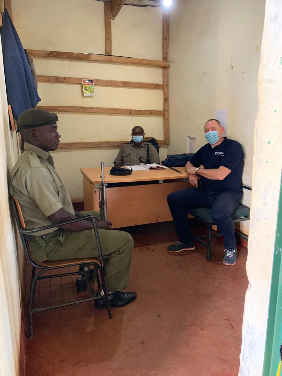 UNODC_BMB's tweet photo. #HappeningNow!

@UNODC_MCP is delivering support through its #GPCP mentors in Langata Prison in #Kenya. The mentors provide coaching on how to improve security awareness of gate lodge operational duties including searching of people and vehicles. With the support of @UKCSSF. https://t.co/oOQYj4douX