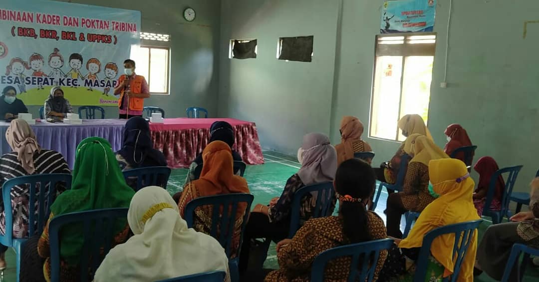 SepatPemdes's tweet photo. Pembinaan kader dan poktan tribina desa Sepat di Balai Desa Sepat

Bina Keluarga Balita (BKB), Bina Keluarga Remaja (BKR), dan Bina Keluarga Lansia (BKL) yang selanjutnya disebut Tribina merupakan kunci utama dalam upaya menuju ketahanan keluarga.

#Sepathebatdanbermartabat https://t.co/2cUUYDmZp4