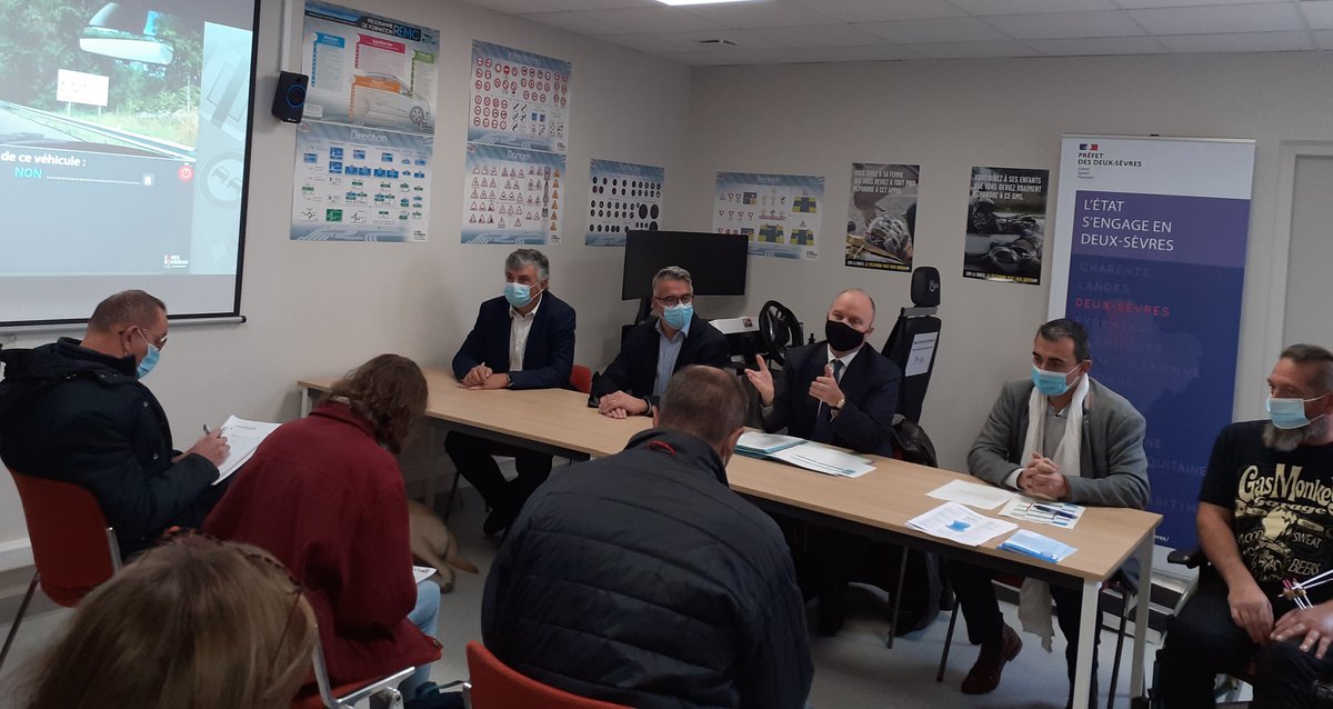 Prefet79's tweet photo. 🏥Le Préfet des #deuxsevres tenait,ce matin, un point presse #sécuritéroutière dans les locaux de l'auto-école associative Melioris,qui s’inscrit dans le cadre d’une démarche militante agissante, avant de visiter le Centre de réadaptation fonctionnelle du Grand Feu
@Asso_Melioris https://t.co/JbH4qonVrA