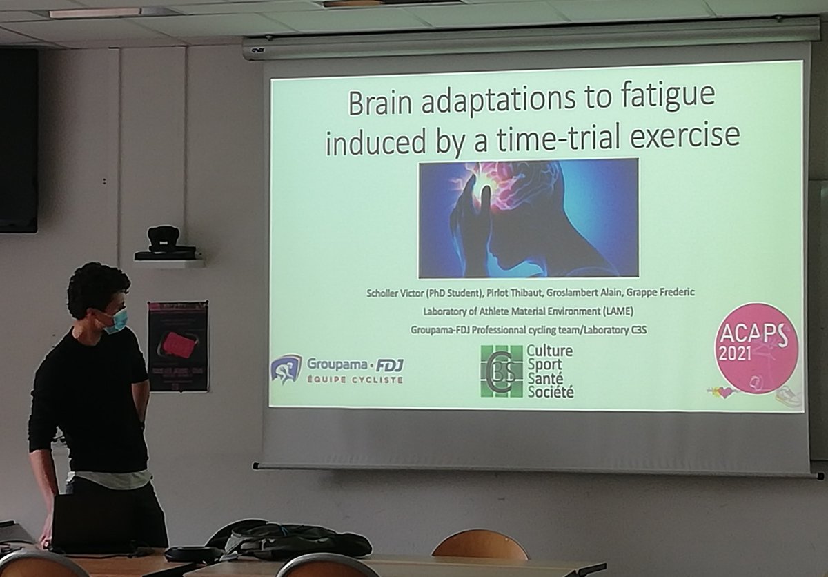 LaboratoireC3S's tweet photo. Au sein du Physio Club, @SchollerVictor débute sa présentation intitulée "Adaptations corticales à la fatigue mentale induite par un Contre-la-Montre en Cyclisme", résultat d'un travail mené avec Thibaut Pirlot, Alain Groslambert &amp; @fredgrappe et déjà présenté à l'@2021Acaps https://t.co/ae7ZdmaIgU
