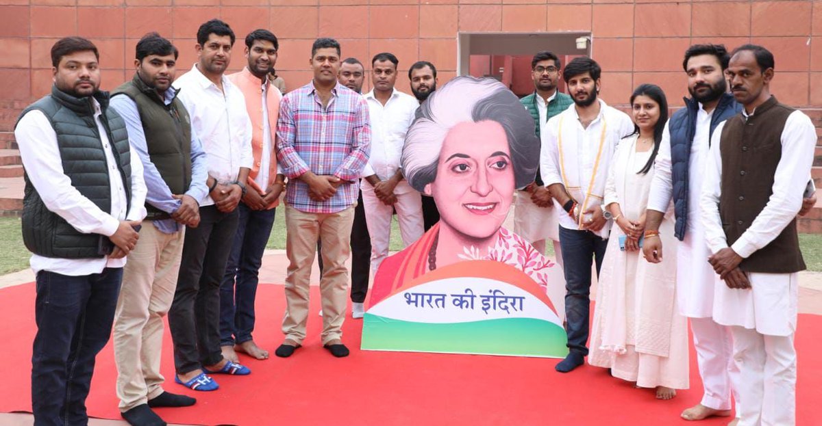 AshokChandnaINC's tweet photo. आज जवाहर कला केन्द्र जयपुर में आयरन ��ेडी प्रियदर्शिनी इंदिरा गांधी जी के जीवन पर आधारित "भारत की इंदिरा" फ़ोटो प्रदर्शनी का अवलोकन किया। 

सफल आयोजन के लिए राजस्थान युवा कांग्रेस महासचिव भाई दुष्यंतराज सिंह चुण्डावत को  बहुत-बहुत बधाई एवं उज्ज्वल भविष्य की शुभकामनाएंl @IYC https://t.co/n41VuFjaam
