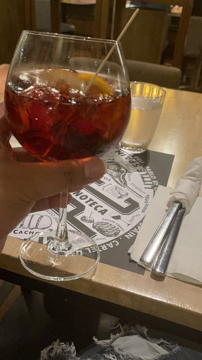 iamjhian's tweet photo. cheers #sangria https://t.co/kFpPSdzVpL