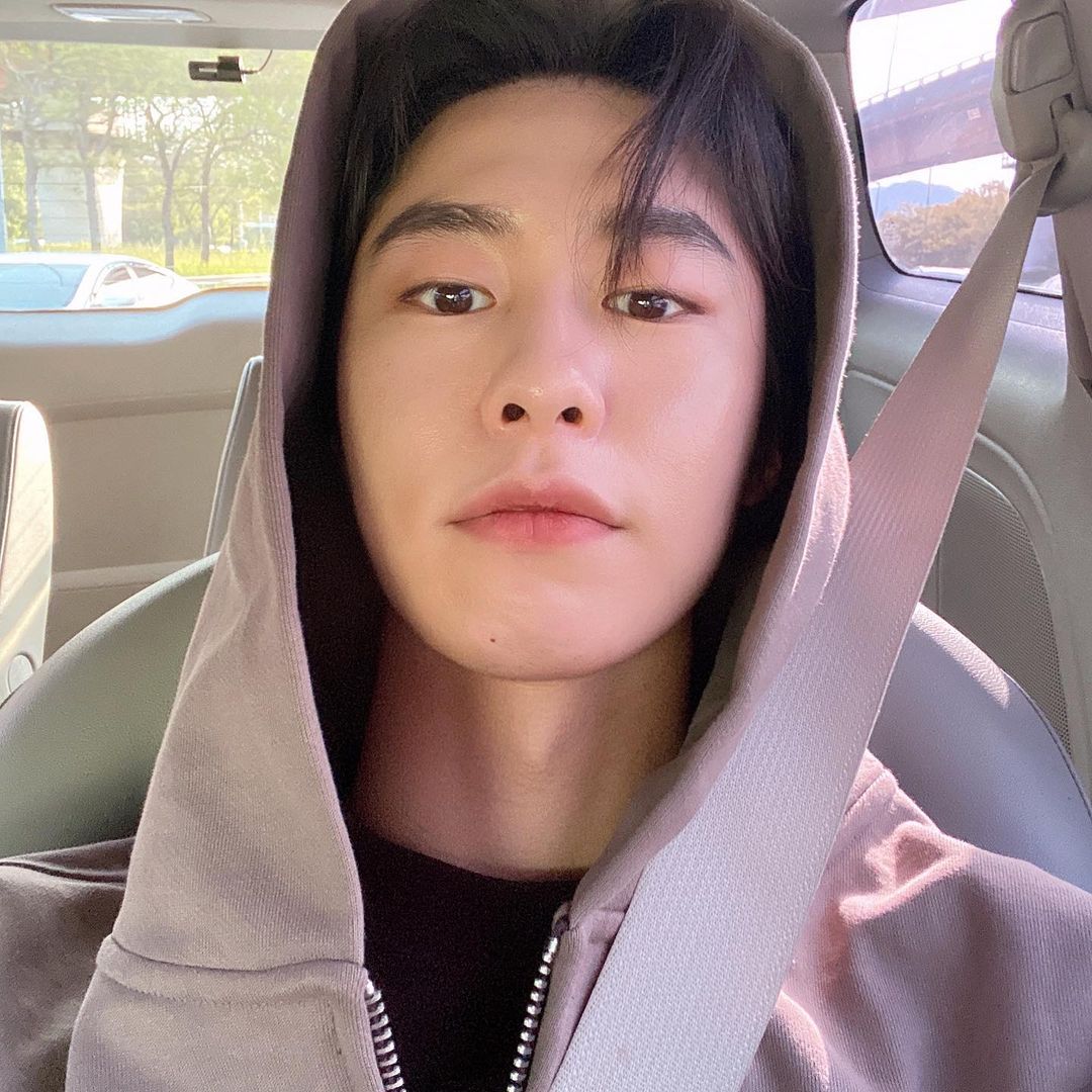 dl_wodnr's tweet photo. 2021.5.19 jxxvvxxk IG

_날씨 최고🙌🏻 https://t.co/c40dO9vl9a