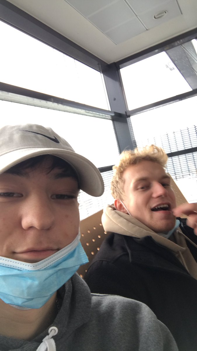 AndieCS2's tweet photo. .@CsgoMeltrox og jeg er klar til at brage Finland.🔥🔥
#FORZAFIREDAX https://t.co/cIU5hvnjBm