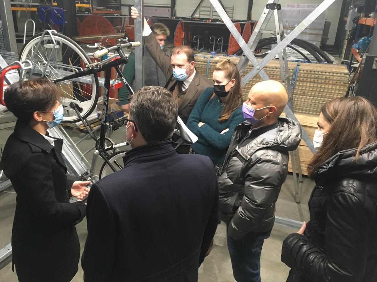 altinnova's tweet photo. Hier le député @G_GouffierCha en charge de la mission parlementaire sur la #filièrevélo est venu rencontrer des entreprises du #ClusterMAD dont @altinnova afin d'identifier les perspectives et freins au développement du #vélo d’un point de vue industriel, économique et d’emplois. https://t.co/gDky5W9ytS