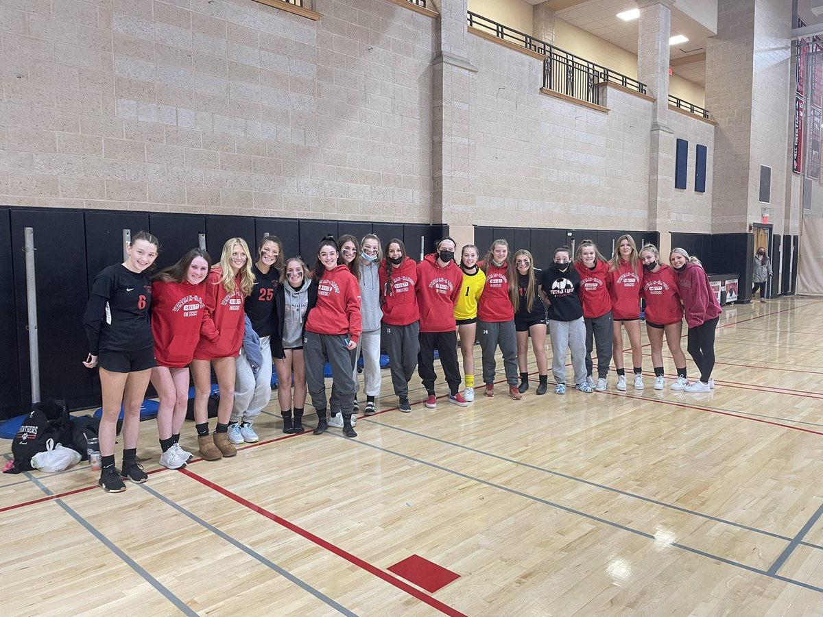 Congrats to these hardworking ladies on their final four win!! Before their own game they were kind enough to pop in to watch us perform! 👊🏻 Good luck in the State Championship! We love you!