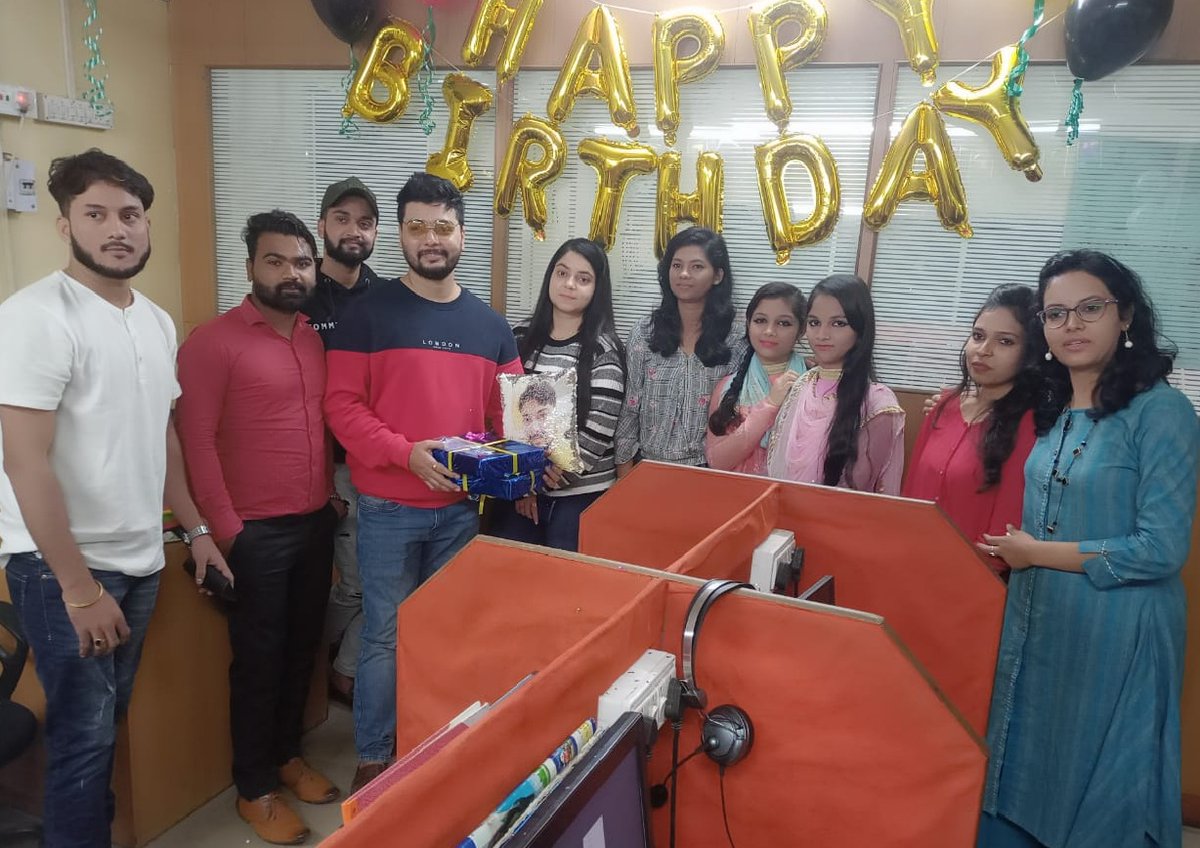 softpointzone's tweet photo. Sharing some #beautiful &amp; #joyful #moments of our #Boss's #birthday #celebration in our #office premises..!!! 😇
.
😄
.
#birthdaycelebration #bossbirthday #joy #funatoffice #bday #spzteam #spzcompany #spzfamily #kolkata https://t.co/Vo7J79g6lx