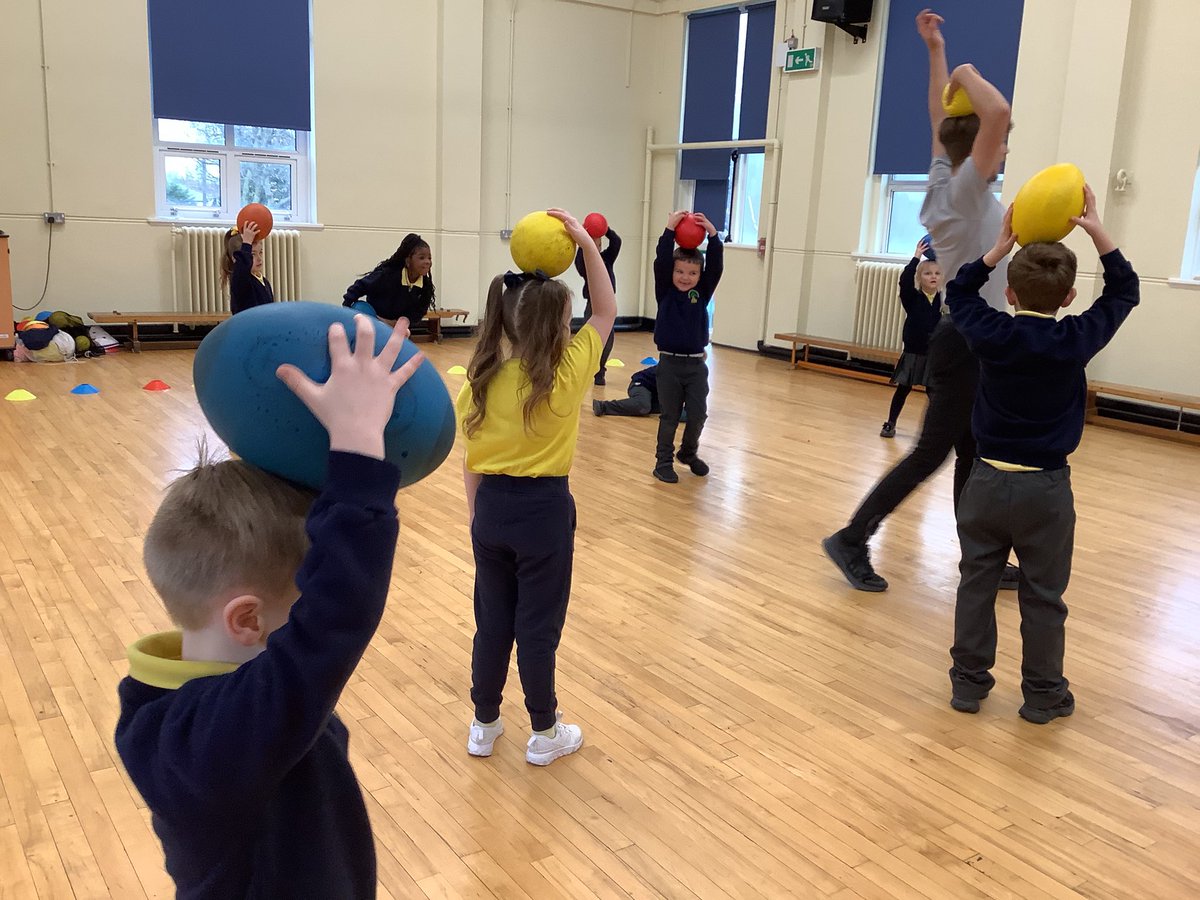 Y3HazelClass's tweet photo. 🏉 Having the best time with @UltimateKidsLtd for Week 2 of our competition win in @PinehurstPYewY2 @FirTreeClass this week playing rugby!🏉
🌲@PinehurstP #ExperienceExcelEnjoy🌲 https://t.co/TZasZy0iFB