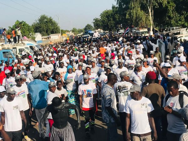 isatou_ja's tweet photo. H.E president #Barrow received a spectacular welcome at Fula Bantang!
#BarrowPresident2021 https://t.co/sdoIbwEB70