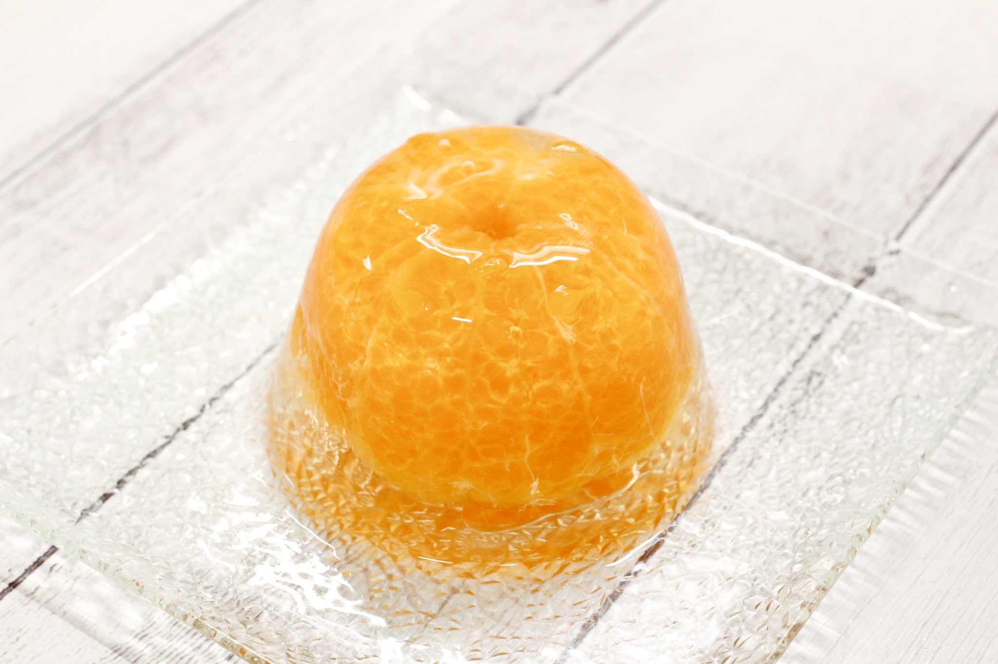 ぼく イラストレシピ 水 みかん ベーキングパウダーで綺麗にすじや薄皮が剥ける それを氷砂糖と一緒に煮れば 丸ごとみかんのシロップ漬け の完成 これ使って作るゼリーがめちゃんこ可愛いすぎるんだ みかんまるまるっ Pr T Co